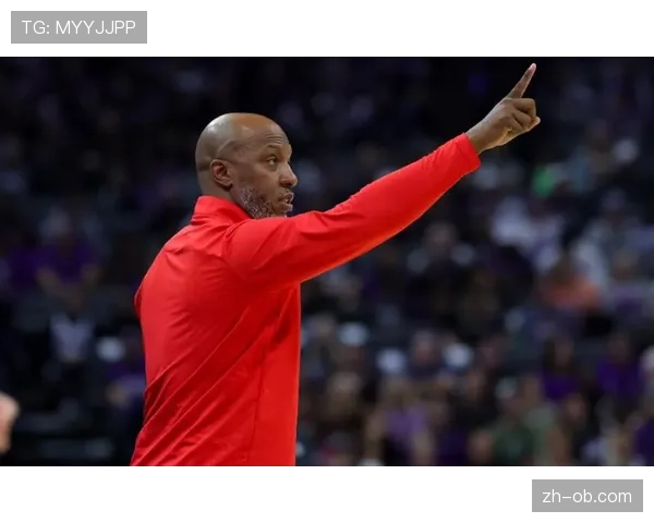 开拓者主教练比卢普斯因公开批评裁判判罚尺度，遭到联盟罚款。